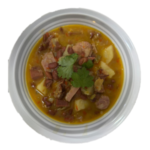 Alubias rojas con verduras y carne